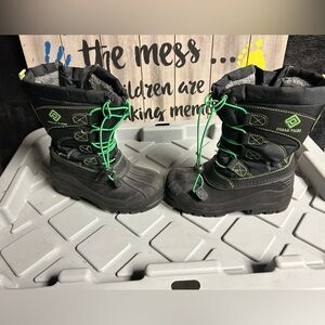 Dream Pairs Black and Green Kids Boots